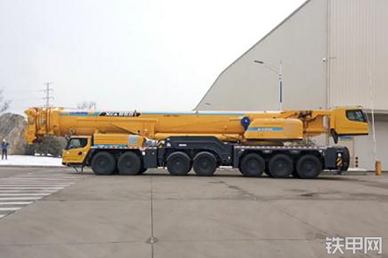 徐工XCA550起重机整机外观