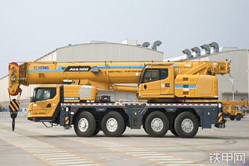 徐工XCA100起重机整机外观