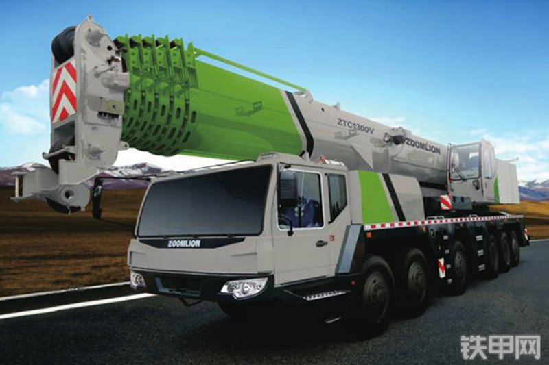 中联重科ZTC1300V汽车起重机