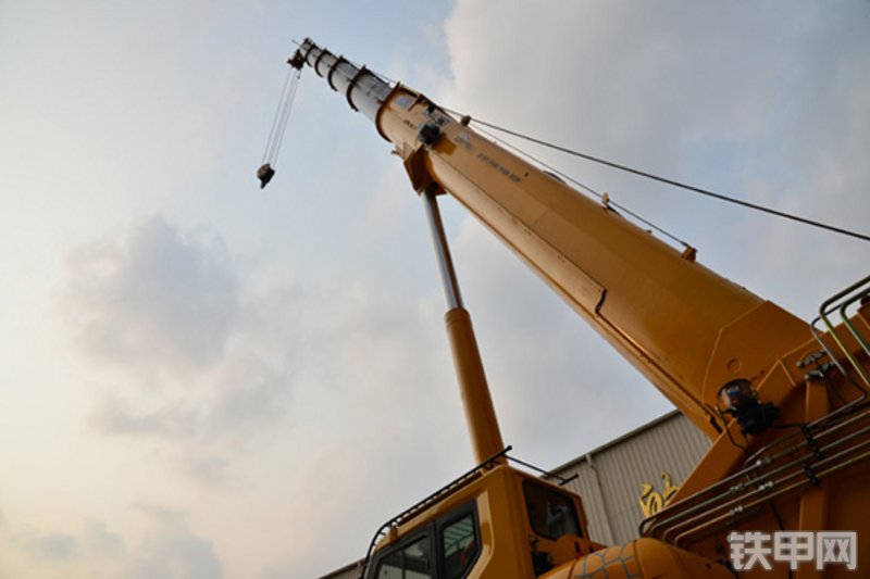 徐工XCT90起重机局部