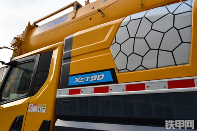 徐工XCT90起重机局部