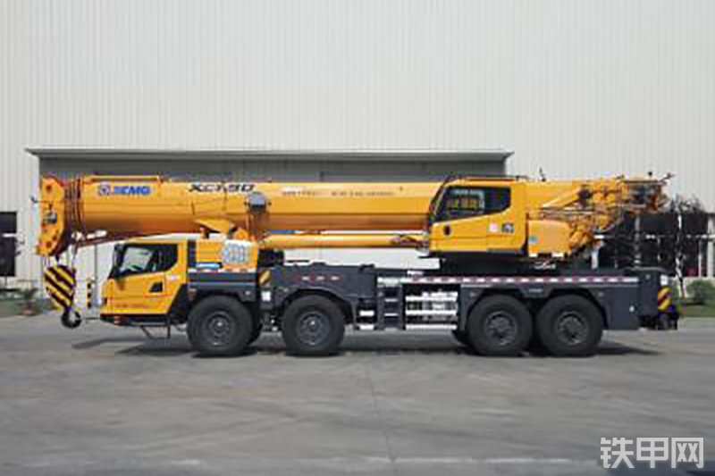 徐工XCT90起重机整机外观