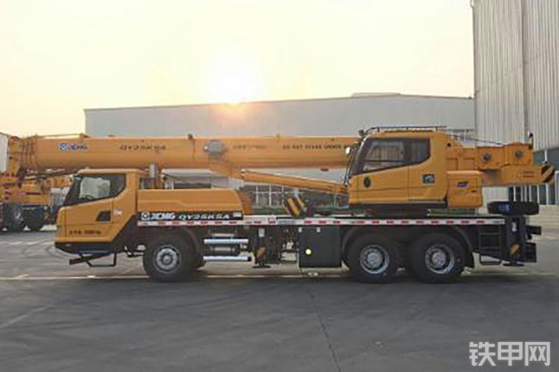 徐工QY25K5A起重机整机外观