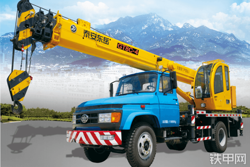 泰安东岳GT8C4C起重机整机外观