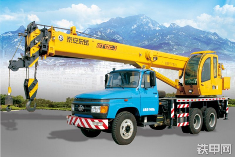 泰安东岳GT12C3C起重机整机外观