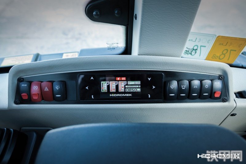 海德堡莱HMK62SS 挖掘装载机局部