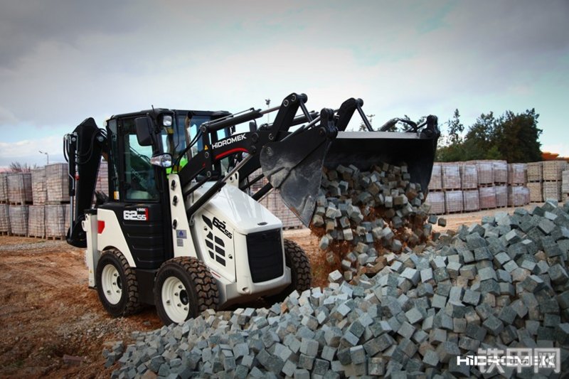 海德堡莱HMK62SS 挖掘装载机整机外观