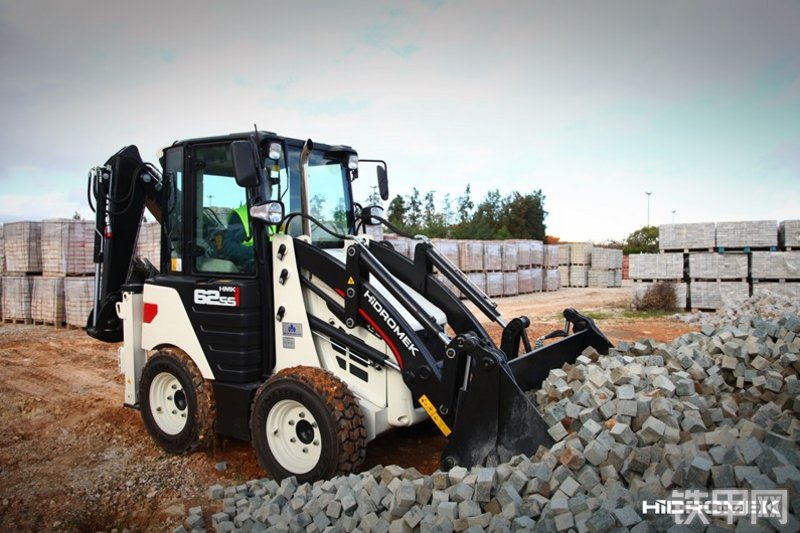 海德堡莱HMK62SS 挖掘装载机整机外观