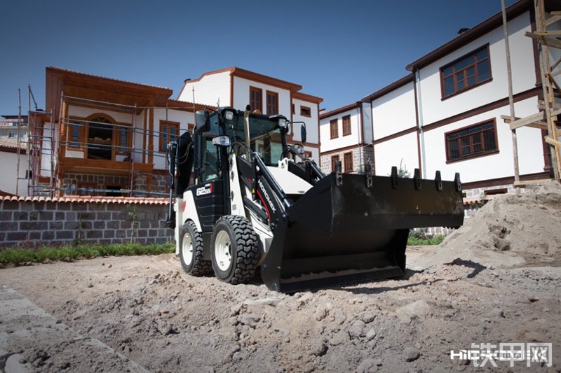 海德堡莱HMK62SS 挖掘装载机整机外观