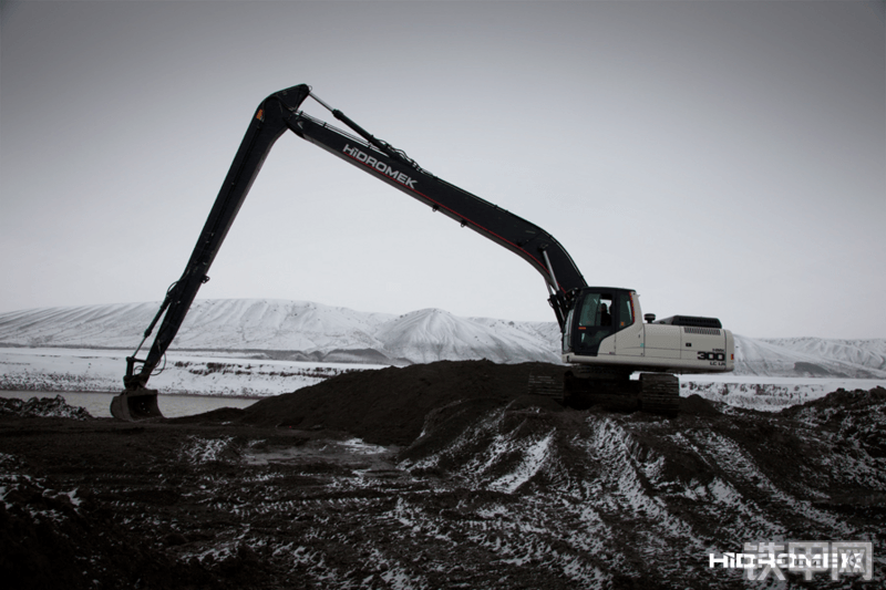 海德堡莱HMK 300 LC LR 挖掘机整机外观