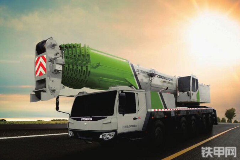 中联重科ZAT2000全路面汽车起重机