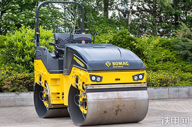 宝马格BW135AD5双钢轮压路机