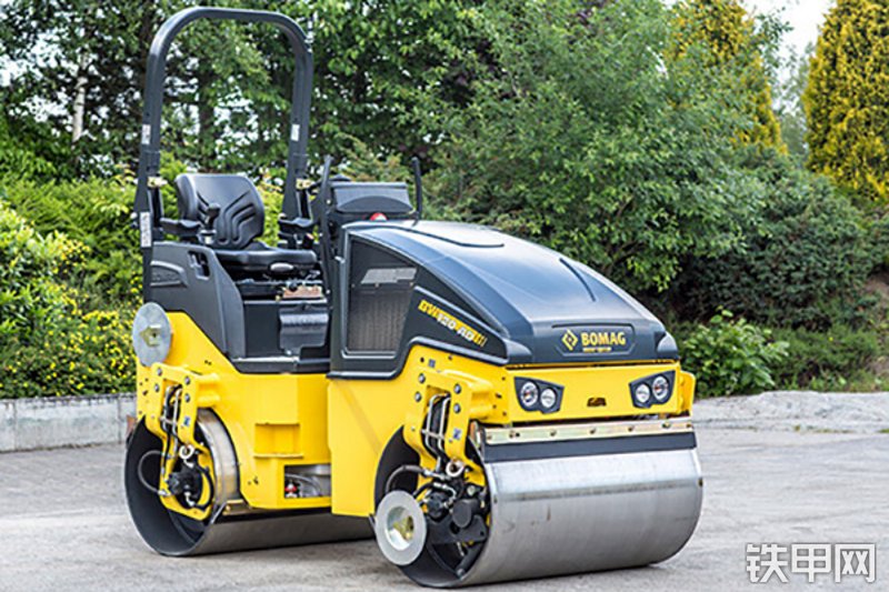 宝马格BW120AD5双钢轮压路机