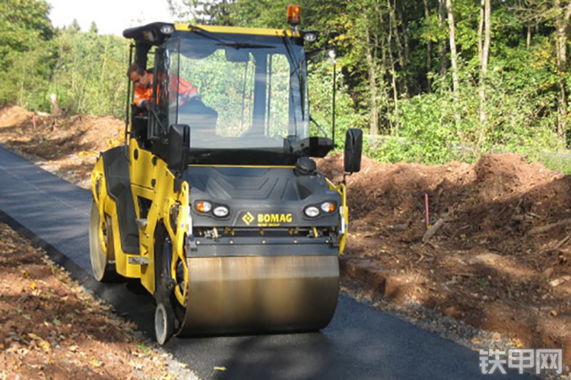 宝马格BW141AD-5压路机整机外观
