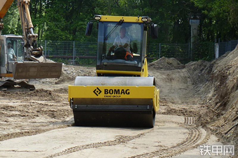 宝马格BW197DH-5压路机整机外观