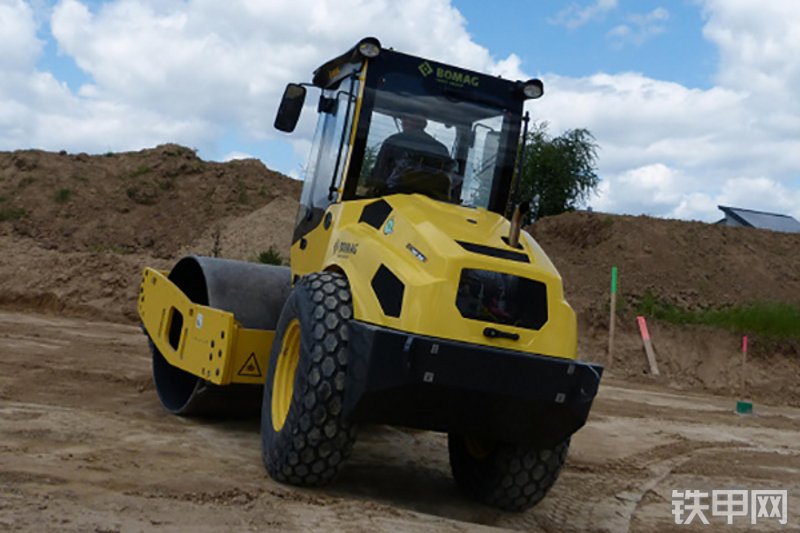 宝马格BW197DH-5压路机整机外观