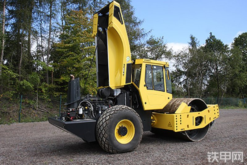 宝马格BW219D-4压路机整机外观