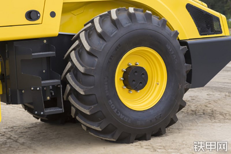 宝马格BW216PD-4i压路机整机外观