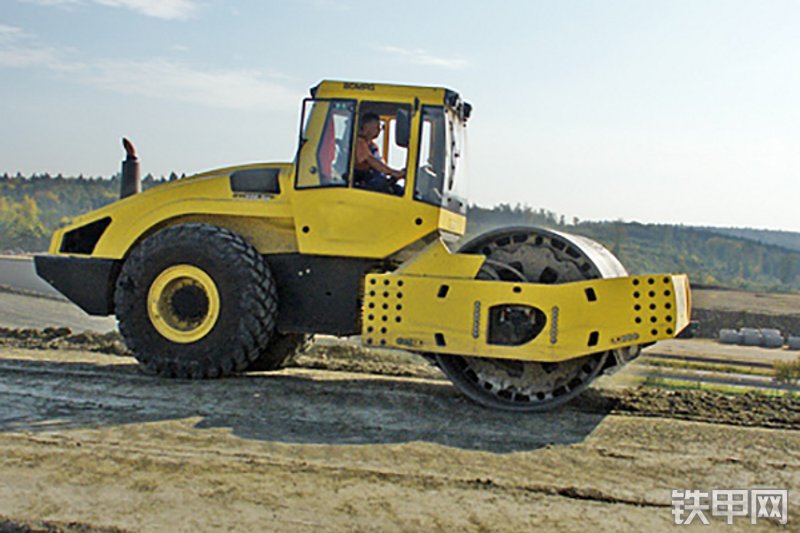 宝马格BW226DH-4BVC压路机整机外观