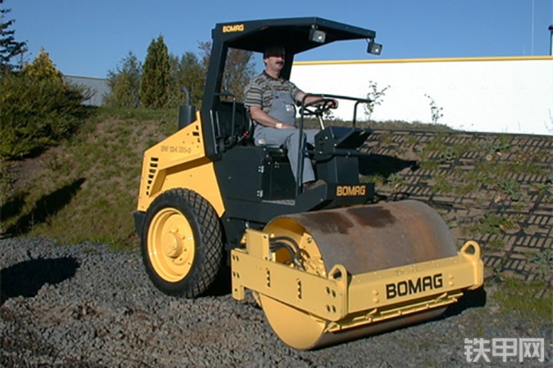 宝马格BW124DH压路机整机外观