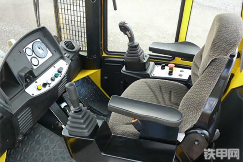 宝马格BC462RB压路机整机外观