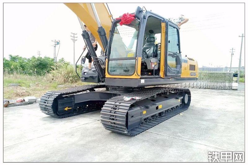 徐工XE200DA挖掘机整机外观