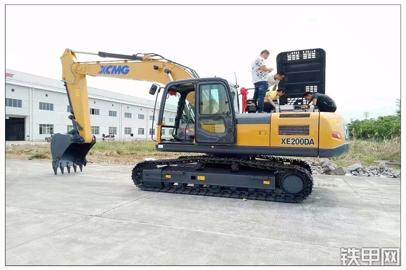 徐工XE200DA挖掘机整机外观