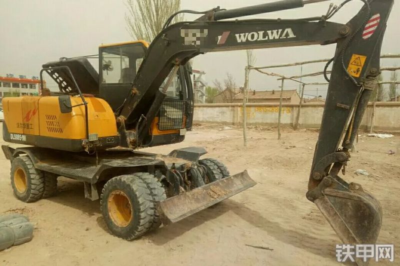 沃尔华DLS885-9M挖掘机整机外观