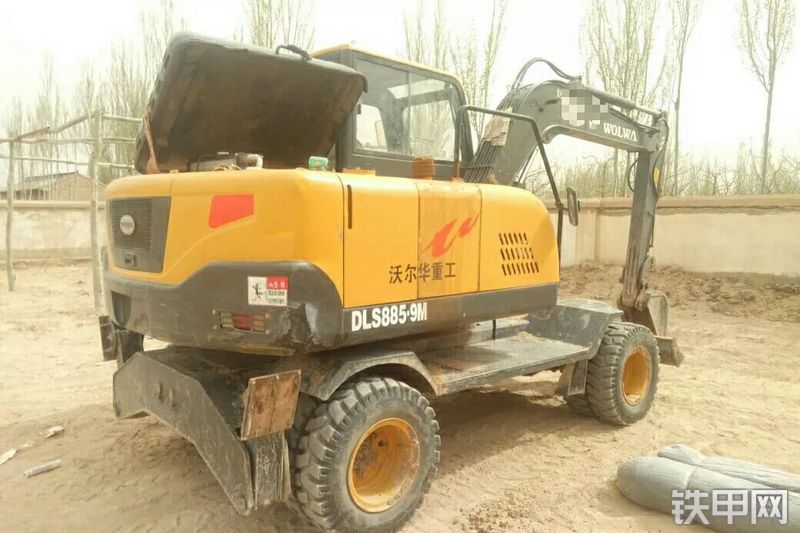 沃尔华DLS885-9M挖掘机整机外观