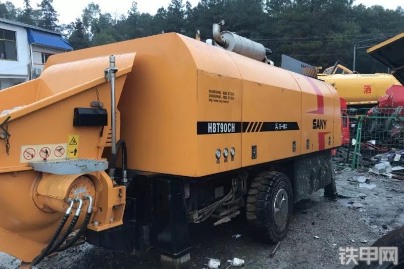 三一重工htb90ch2128d柴油混凝土拖泵