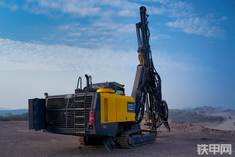 安百拓PT40顶锤式潜孔钻机整机外观