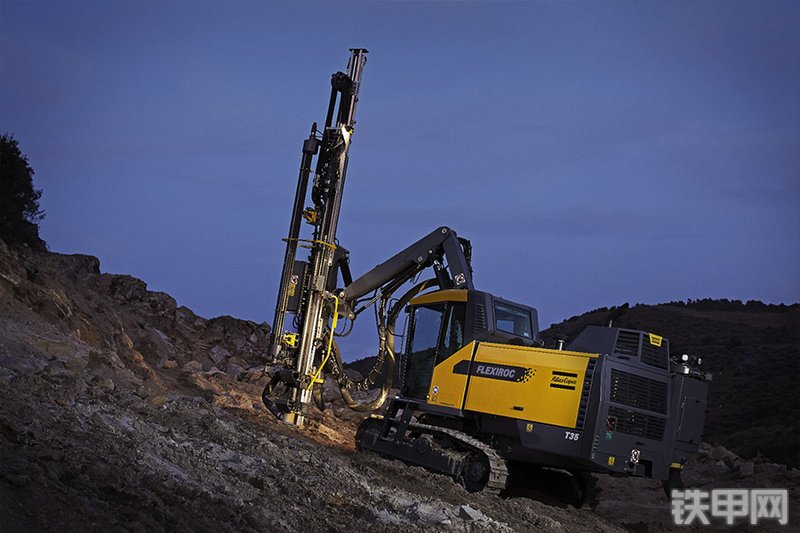 安百拓FT35顶锤式潜孔钻机整机外观