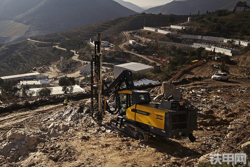 安百拓FT35顶锤式潜孔钻机整机外观