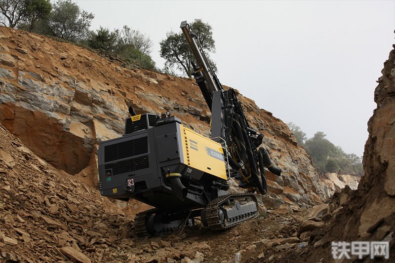 安百拓FT35顶锤式潜孔钻机整机外观