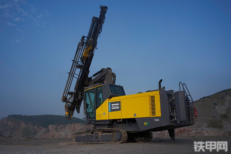 安百拓PT40顶锤式潜孔钻机整机外观