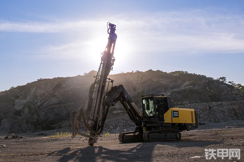 安百拓PT40顶锤式潜孔钻机整机外观