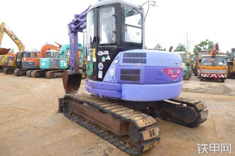 小松PC75-6U挖掘机整机外观