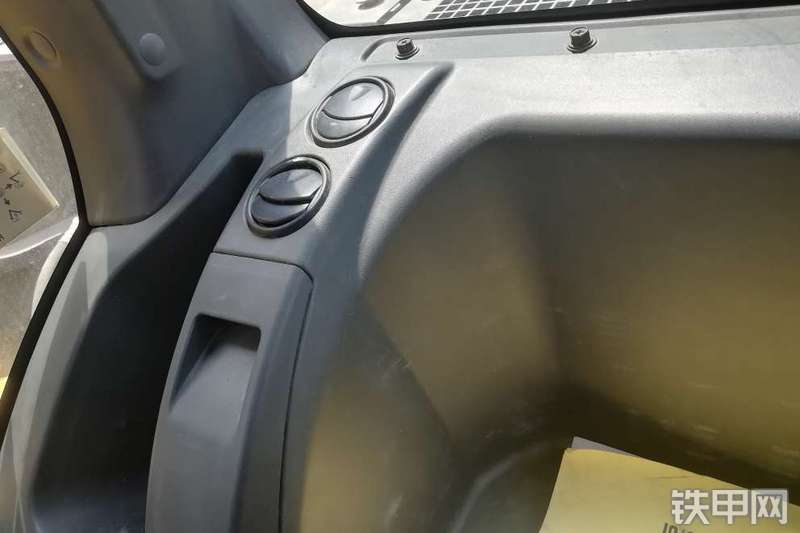 住友SH330LC-5挖掘机整机外观