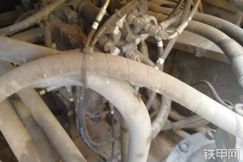 住友SH330LC-5挖掘机整机外观