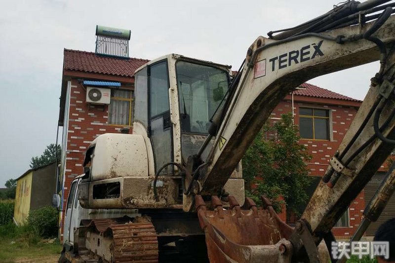 特雷克斯TC48/51挖掘机整机外观