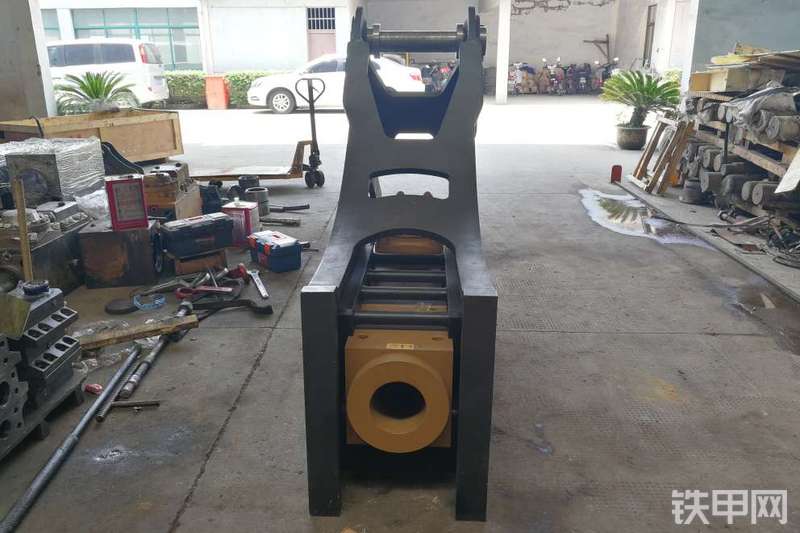 韩石特185破碎锤整机外观