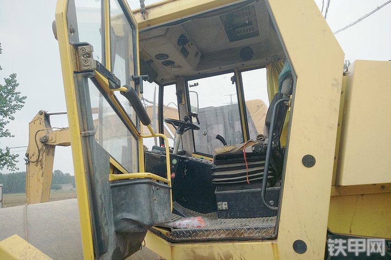 宝马格25D-3压路机整机外观