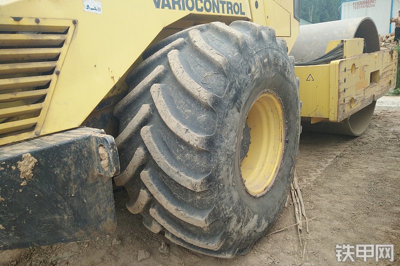 宝马格25D-3压路机整机外观