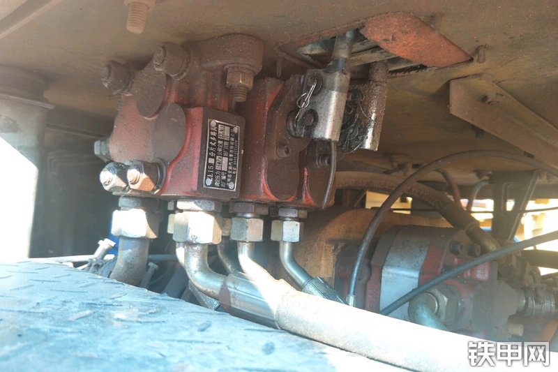 正恒机械926装载机整机外观