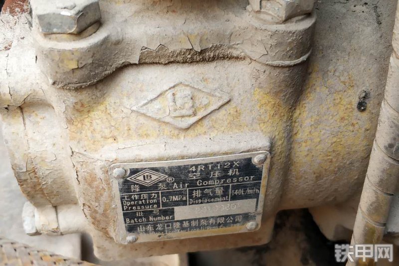 宏宇928装载机整机外观