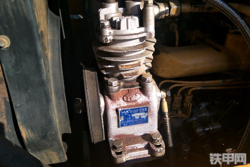 正恒机械926装载机整机外观