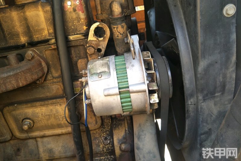 正恒机械926装载机整机外观