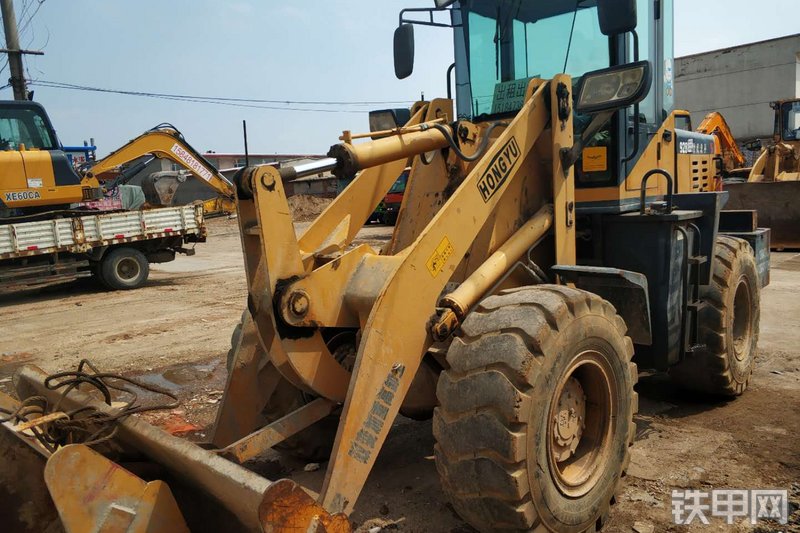 宏宇928装载机整机外观