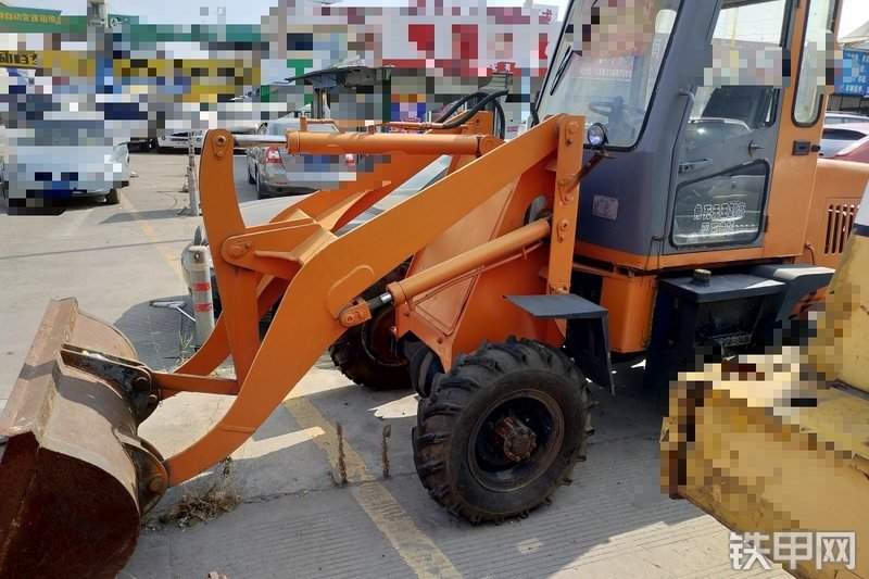 郑州长城制造ZL10装载机整机外观