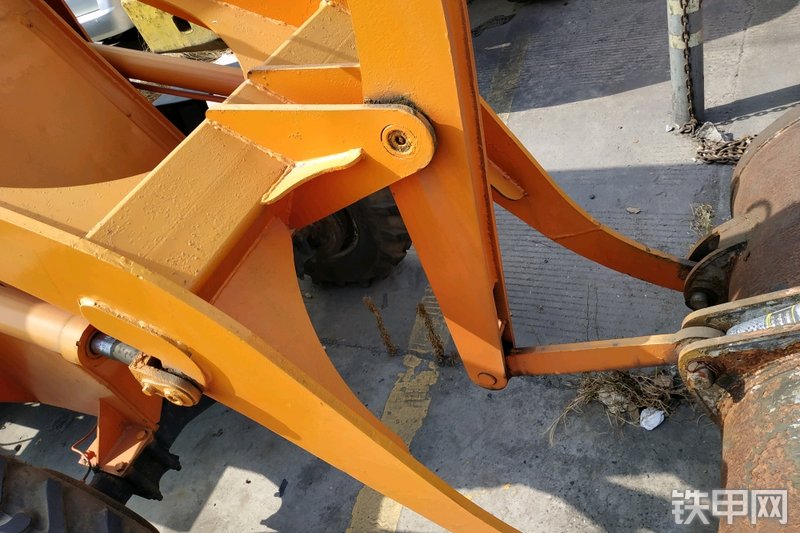 郑州长城制造ZL10装载机整机外观